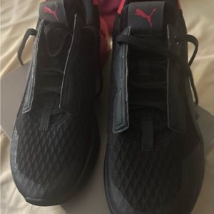 Puma athletic tennis shoes.  They only been worn one.